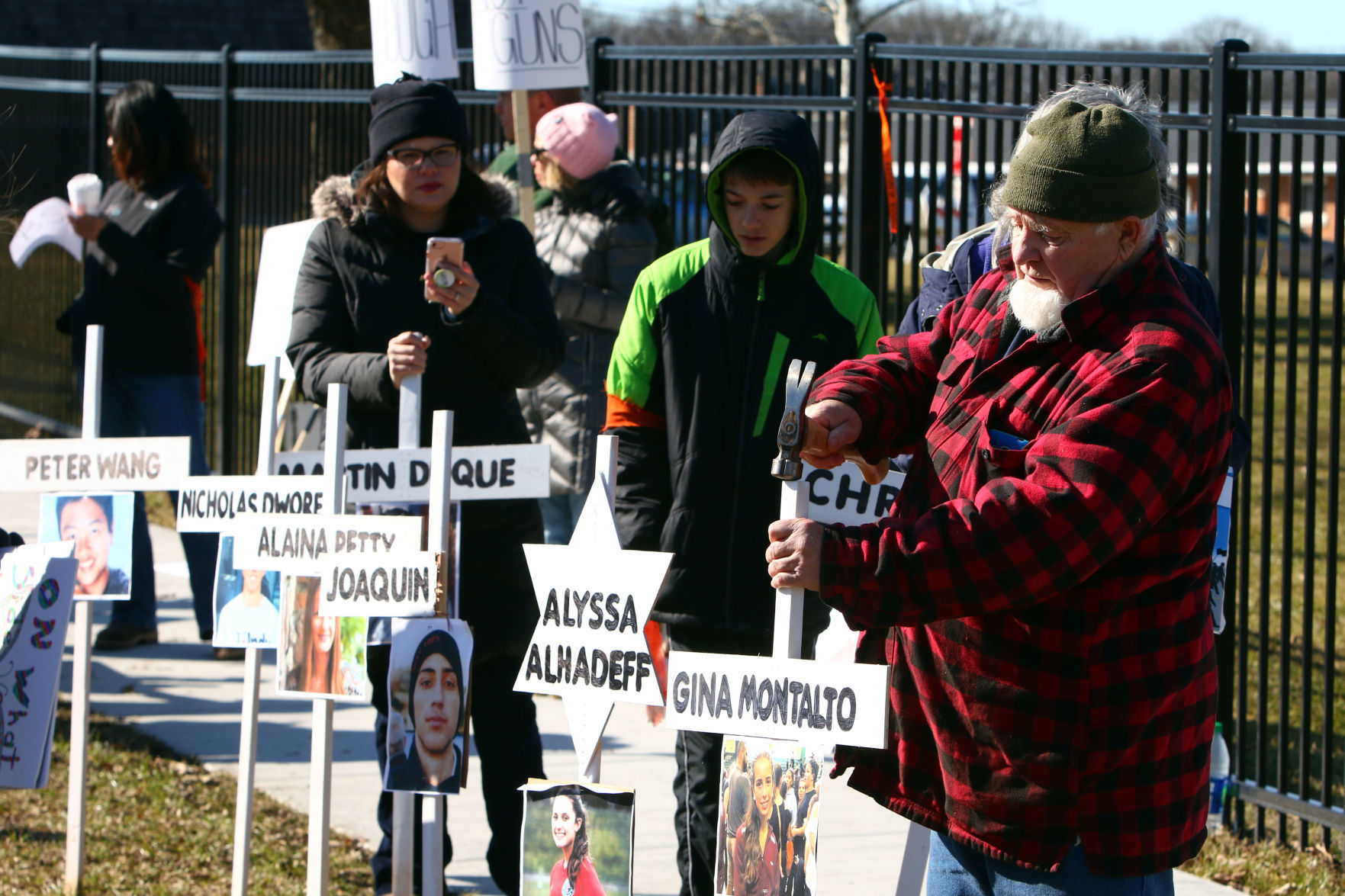 Gallery: Organizers protest outside gun show in Crown Point